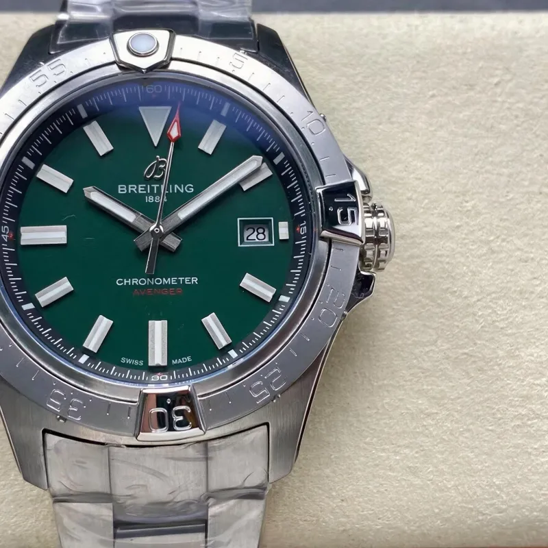 Breitling Avenger A17328101L1A1 Replica - Quadrante Verde Lunetta Scanalata