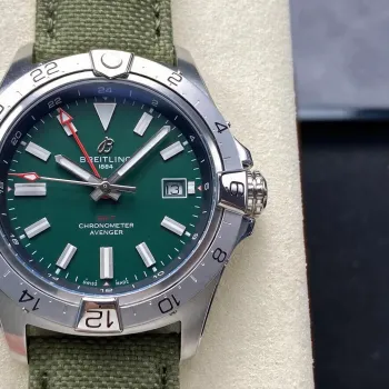 Breitling Avenger A32320101B1X1 Replica - Quadrante Verde Lunetta Scanalata