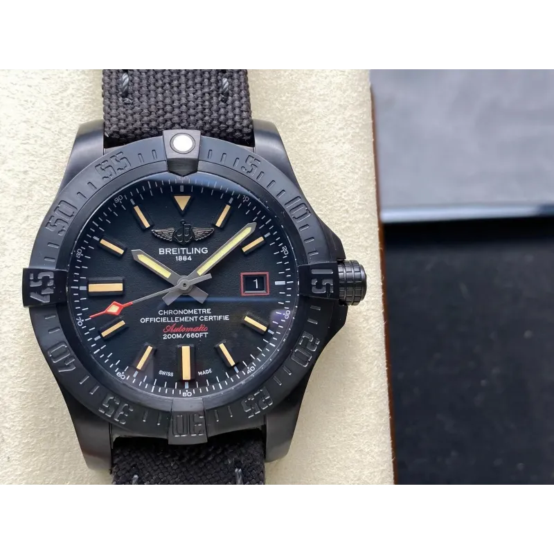 Breitling Avenger Blackbird 44 V17311101B1W1 Replica - Quadrante Nero Titanio