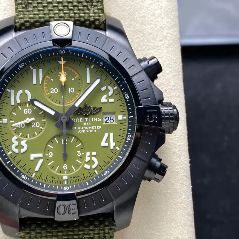 Breitling Avenger Chronograph Military Green V13317101L1X1 Replica - Quadrante Verde