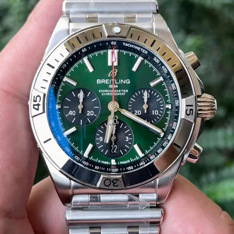 Breitling Chronomat AB0134101L2A1 Replica - Quadrante Verde Lunetta Scanalata
