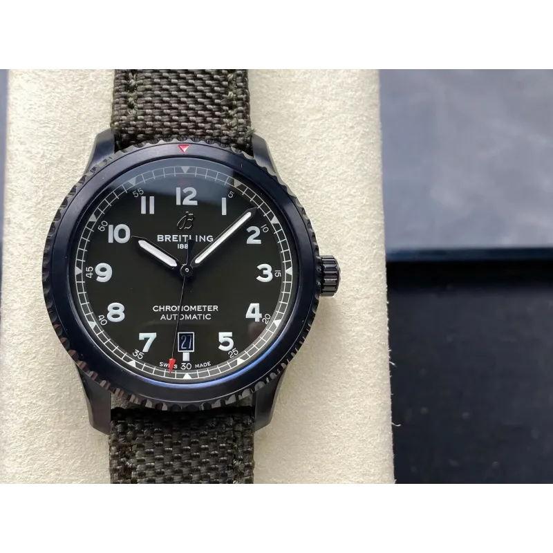 Breitling Navitimer 8 Automatic 41 Curtiss Warhawk 173152A1L1X1 Replica - Quadrante Verde
