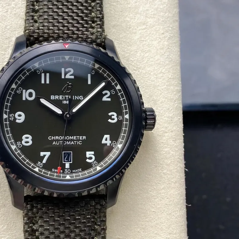 Breitling Navitimer 8 Automatic 41 Curtiss Warhawk 173152A1L1X1 Replica - Quadrante Verde