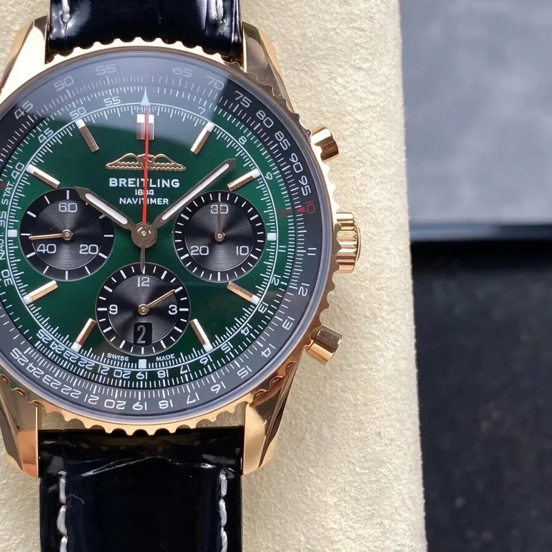 Breitling Navitimer RB0137241L1P1 Replica - Quadrante Verde Lunetta Scanalata