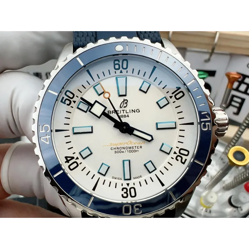Breitling Superocean A17375E71G1S1 Replica - Quadrante Argento Lunetta Scanalata