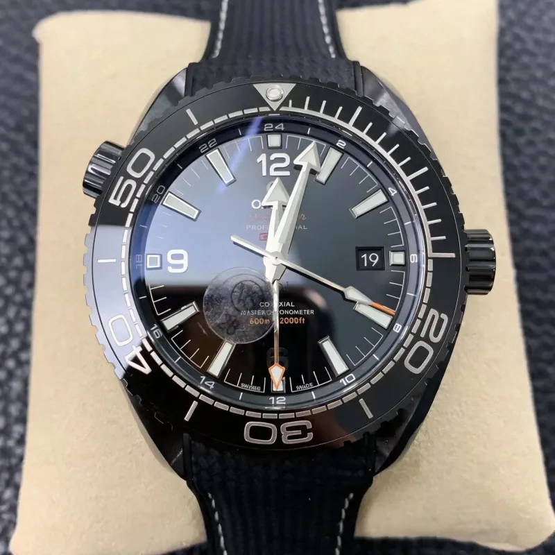 Omega Seamaster Planet Ocean 600M GMT Deep Black 215.92.46.22.01.001 Replica - Quadrante Nero