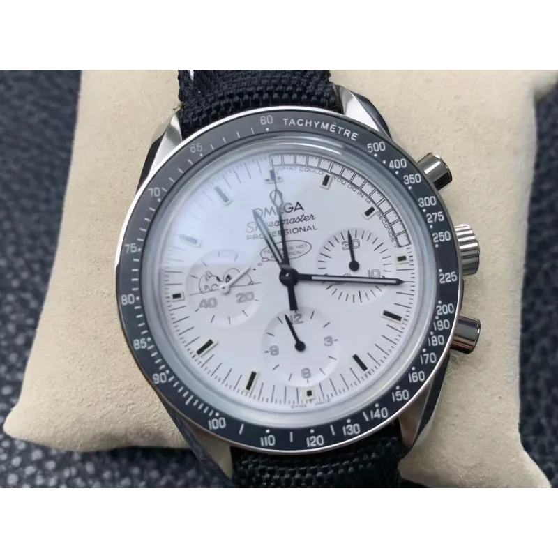 Omega Speedmaster Moonwatch Silver Snoopy 311.32.42.30.04.003 Replica - Quadrante Bianco