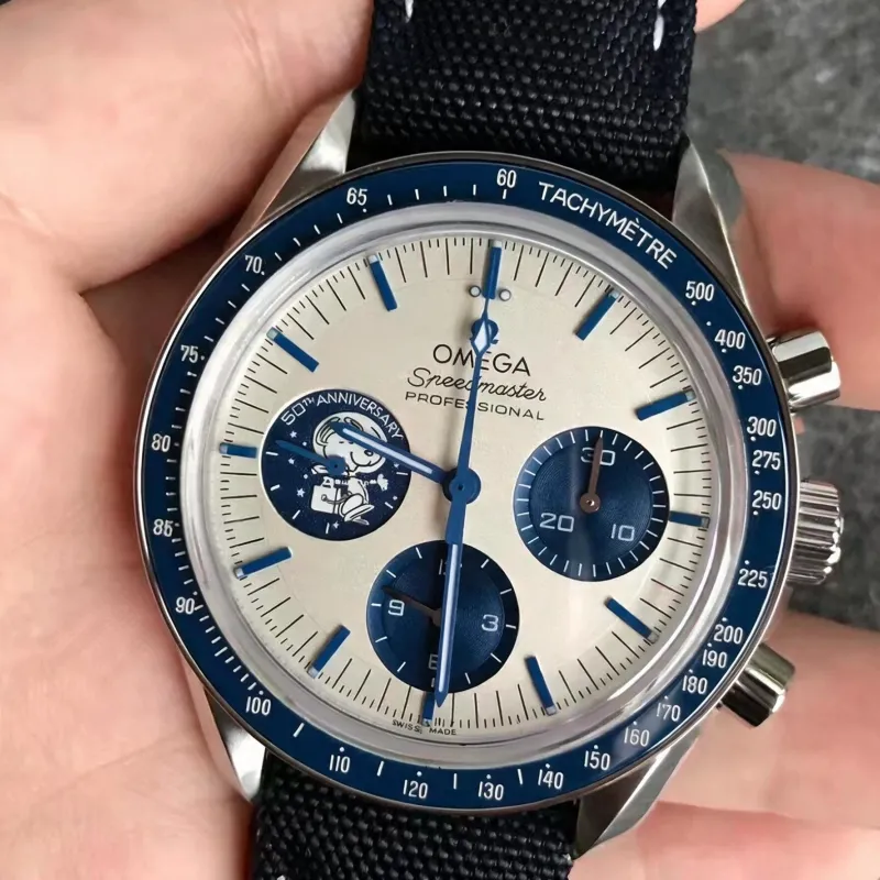Omega Speedmaster Moonwatch Snoopy 310.32.42.50.02.001 Replica - Quadrante Argento