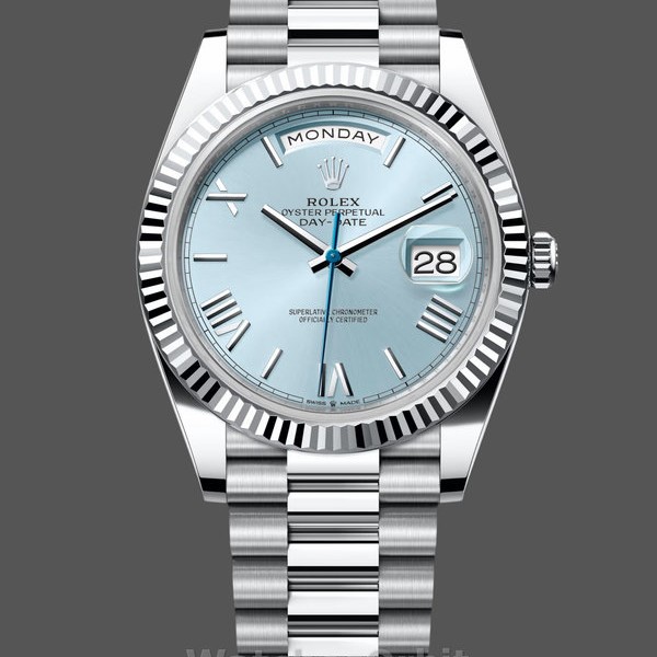 Replica Rolex Day-Date 40 mm Uomo-228236 0012-Ghiera scanalata-Dialetto blu ghiaccio Blu ghiaccio