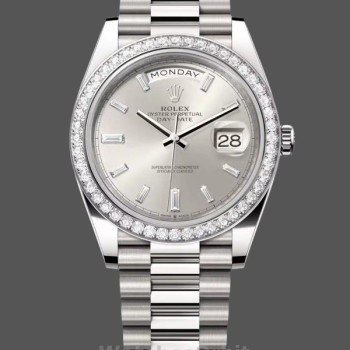 Replica Rolex Day-Date-228349RBR, 40 mm, quadrante argento, lunetta con diamanti, Argento Uomo