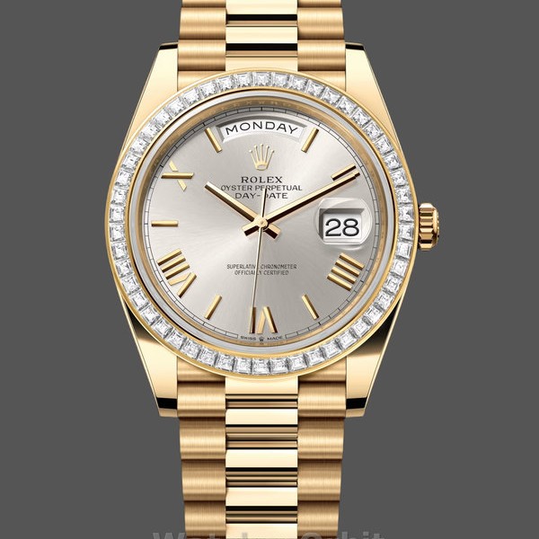 Replica Rolex Day-Date-228398TBR, 40 mm, quadrante argentato con numeri romani, lunetta con diamanti, Argento Uomo